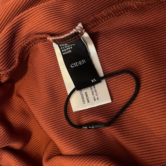 Sleeveless Rust-Colored Jumpsuit - Picture 3 of 4